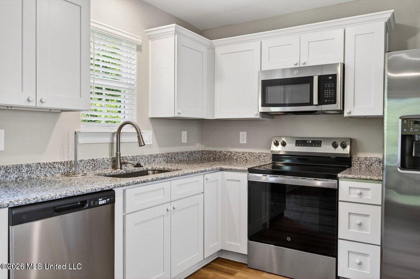 Discover the perfect blend of privacy and low-maintenance living - photo 8
