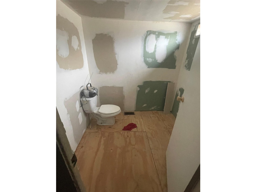 True handyman - but, ready to make it your own - - 2/2 double - photo 7
