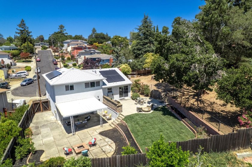 Charming Castro Valley home with Natural Beauty of a Back Yard - photo 5