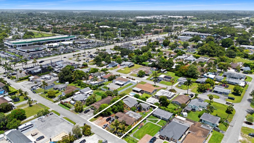 Located on an expansive lot, almost 14,000 sq ft, 4373 Venus Ave - photo 22