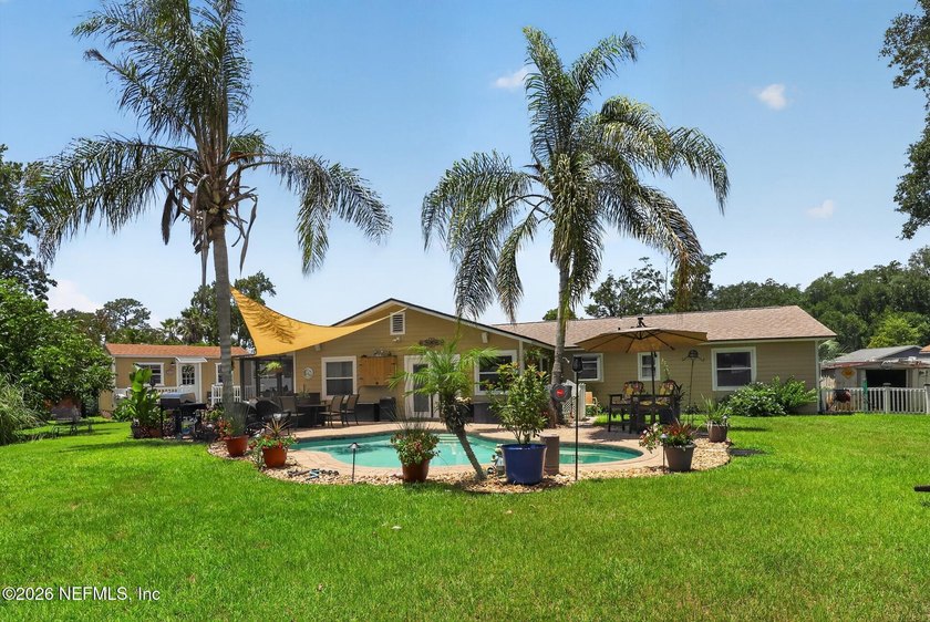 Welcome home to this beautifully maintained property featuring a - photo 3
