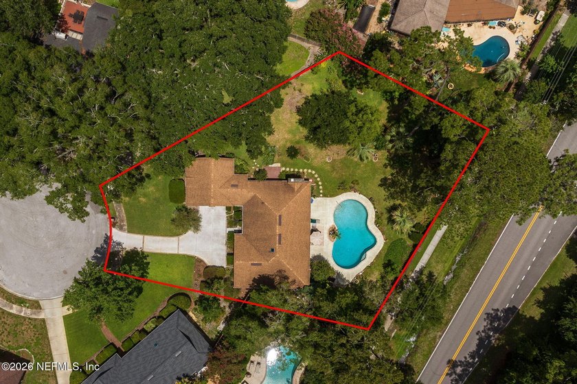 Updated brick 4-bedroom, 2.5-bathroom pool home on a cul-de-sac - photo 5