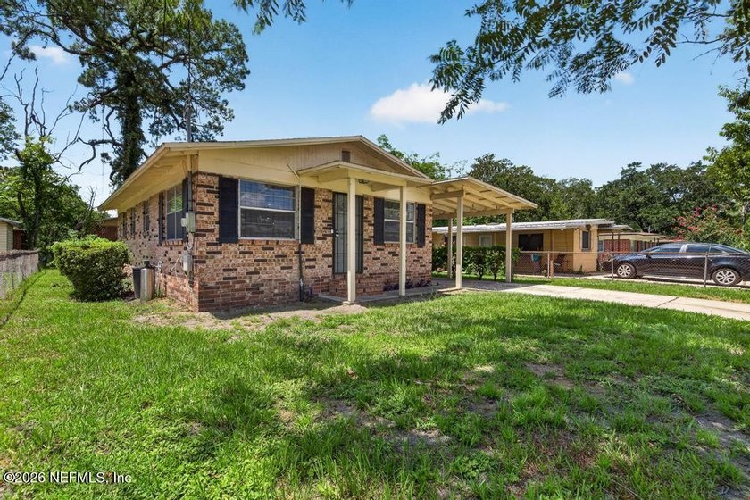 Great opportunity to add to rental portfolio or make your own! - photo 3