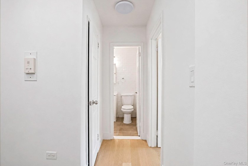 Newly renovated 1-bedroom co-op | 0.2 mi to Queens Botanical - photo 11