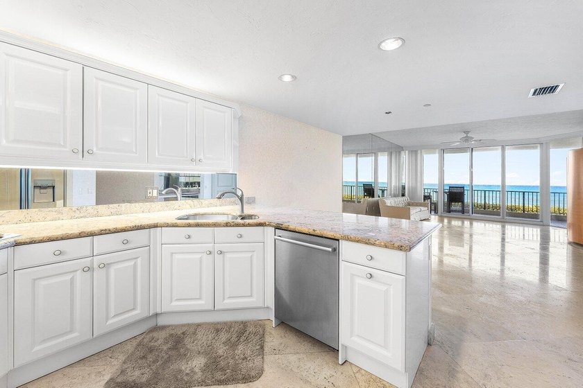 Welcome to Waterfront on the Ocean! RARELY AVAILABLE PRIVATE ONE - photo 9