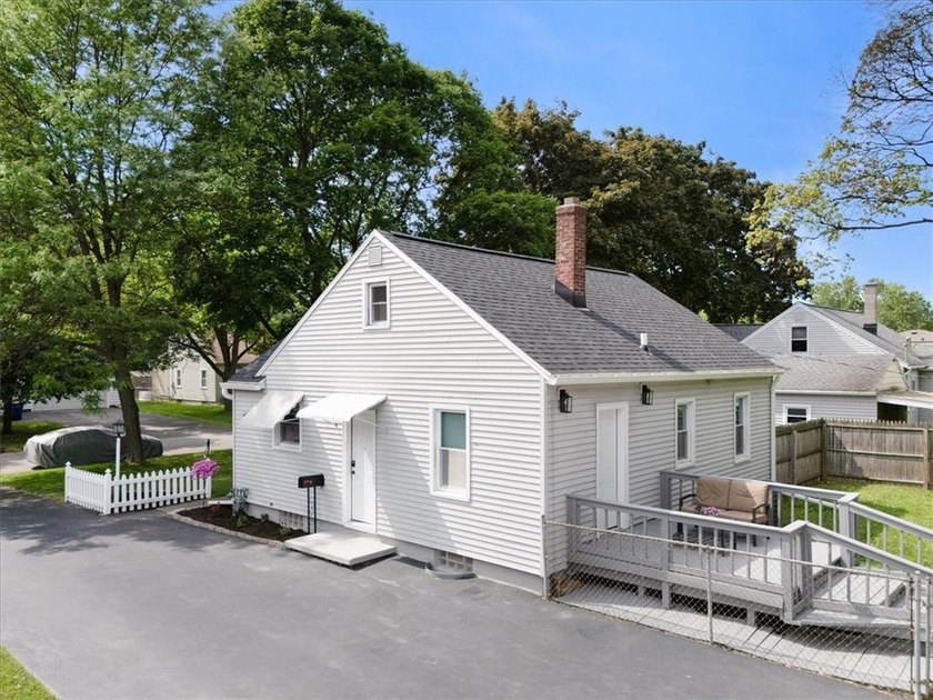 Charming Cape Cod in a quaint neighborhood. This is a *shiny - photo 38
