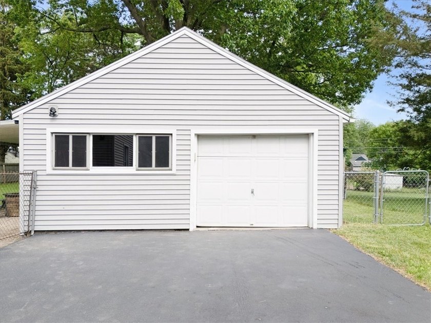Charming Cape Cod in a quaint neighborhood. This is a *shiny - photo 47