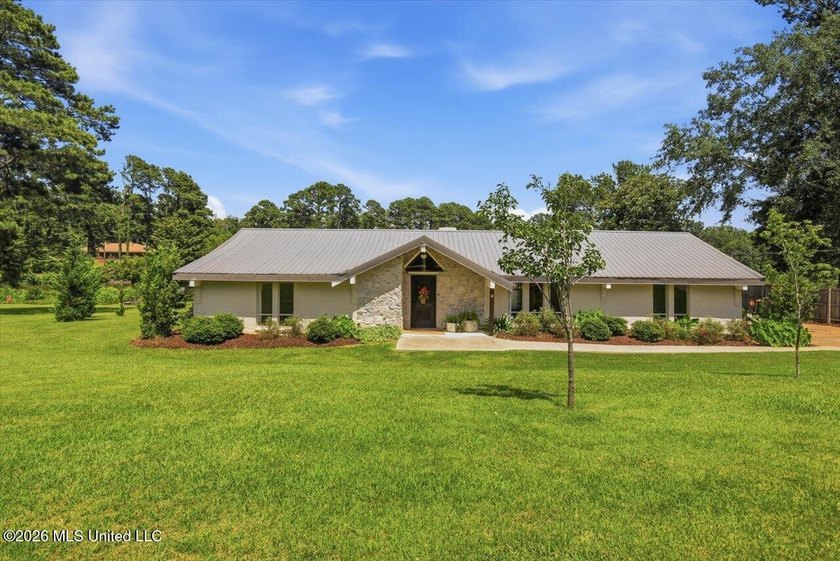 Welcome to 238 Kiowa Drive, Madison, MS-a beautiful 4-bedroom - photo 2