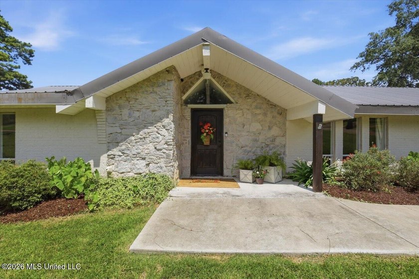 Welcome to 238 Kiowa Drive, Madison, MS-a beautiful 4-bedroom - photo 6
