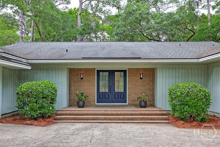 Tucked away on a quiet cul-de-sac in The Landings on Skidaway - photo 4