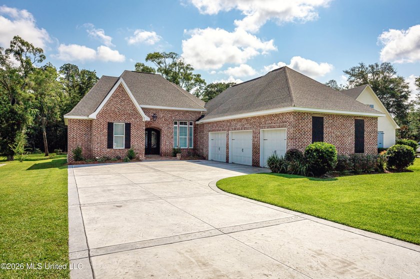 Welcome to this stunning custom-built home in the highly - photo 4