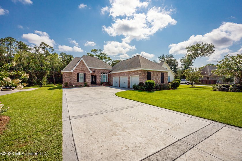 Welcome to this stunning custom-built home in the highly - photo 5