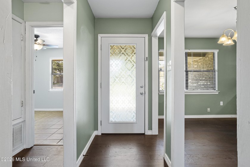 Welcome home to this beautifully updated 4-bedroom, 2-bath - photo 4