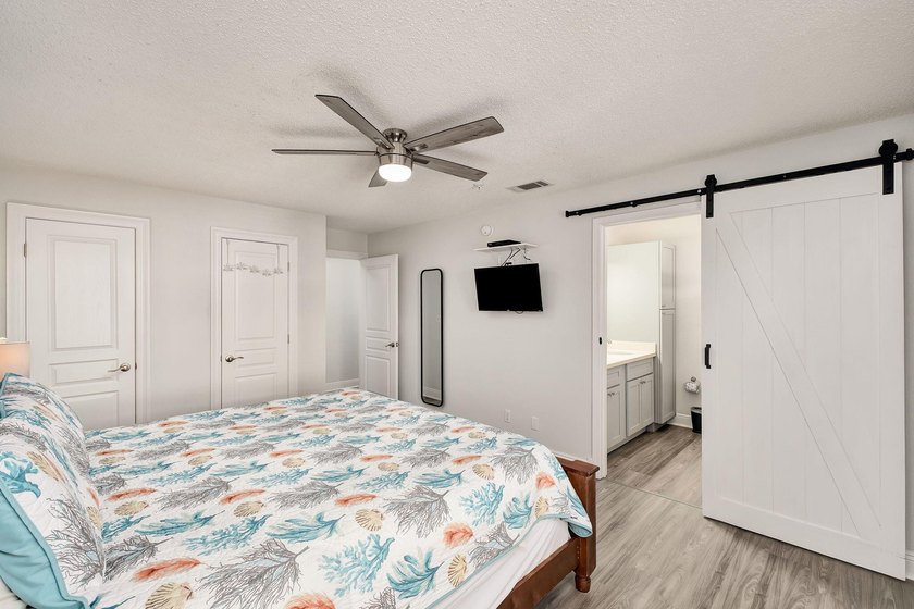 Sunsets, Sand, and No High-Rise Crowds! Welcome to your dream - photo 19