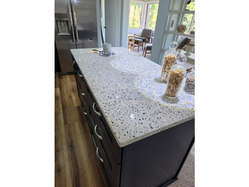 Move-In Ready * Fully Renovated * Stunning Sunset Views * - photo 7