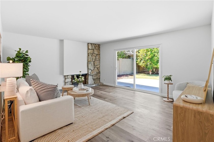 Fantastic Opportunity on a Corner Lot in Huntington Beach! - photo 3