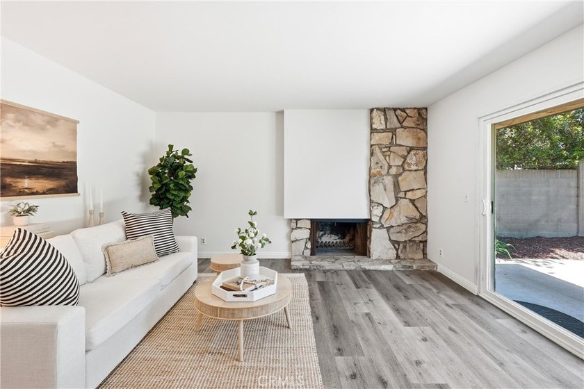 Fantastic Opportunity on a Corner Lot in Huntington Beach! - photo 4