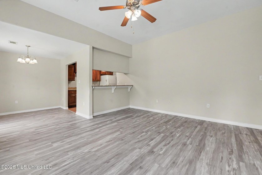 Your search is OVER! This compact home in charming &amp; convenient - photo 4