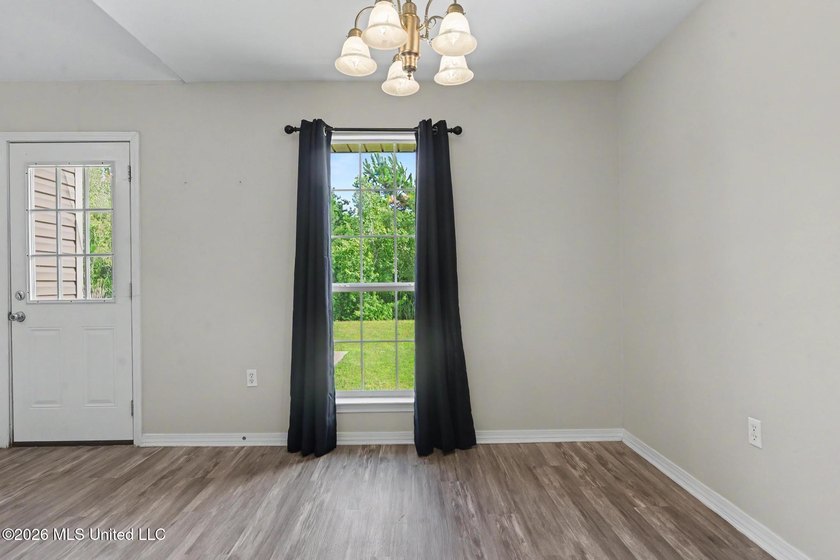 Your search is OVER! This compact home in charming &amp; convenient - photo 8
