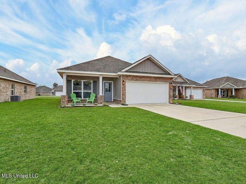 Welcome to 1052 Whimbrel Court in beautiful Ocean Springs. This - photo 3