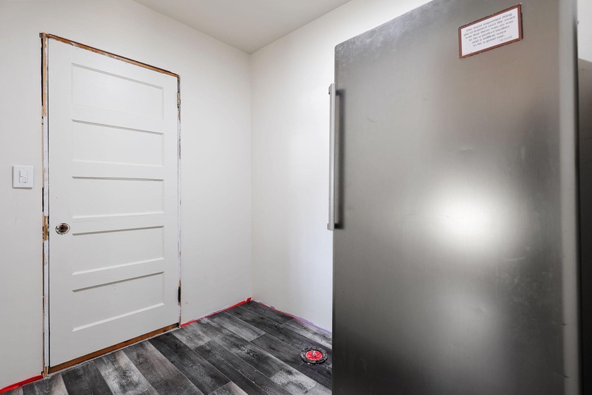 Welcome to this 3-bedroom home offering 1,386 sq ft of character - photo 8