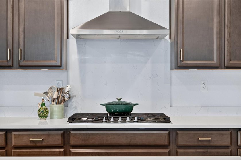 Welcome to this gorgeous 4BR, 3BA condo offering 2,500 sqft of - photo 8