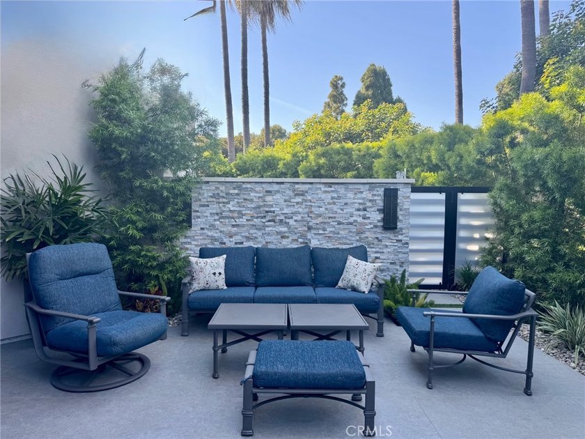 Welcome to 51 Seabrook Cove - a beautifully reimagined - photo 11