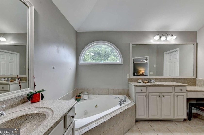 Discover your dream home in Hampton Golf Village! This stunning - photo 17