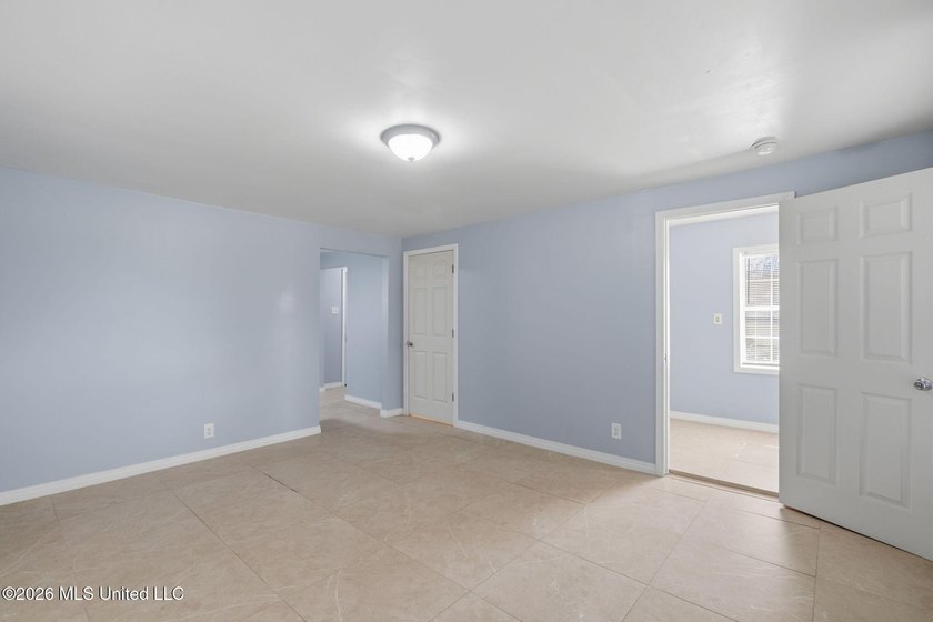 Discover a charming investment gem in the heart of East Biloxi! - photo 5