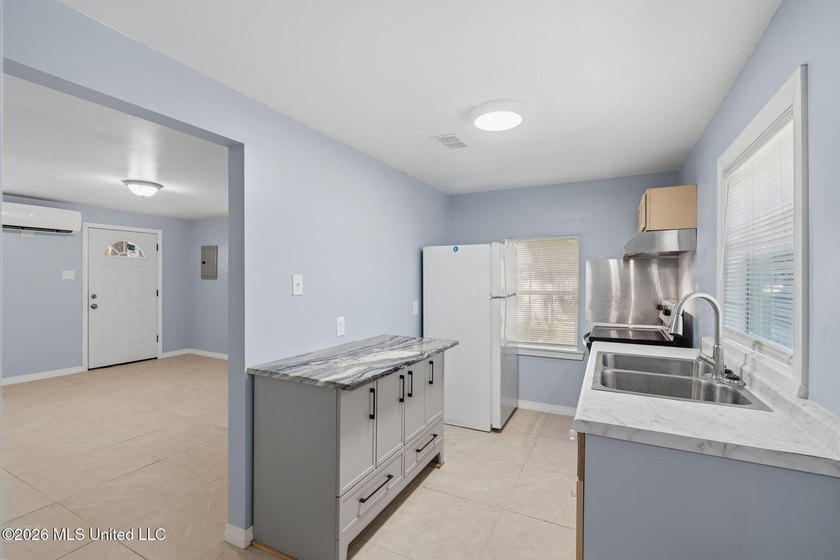 Discover a charming investment gem in the heart of East Biloxi! - photo 9