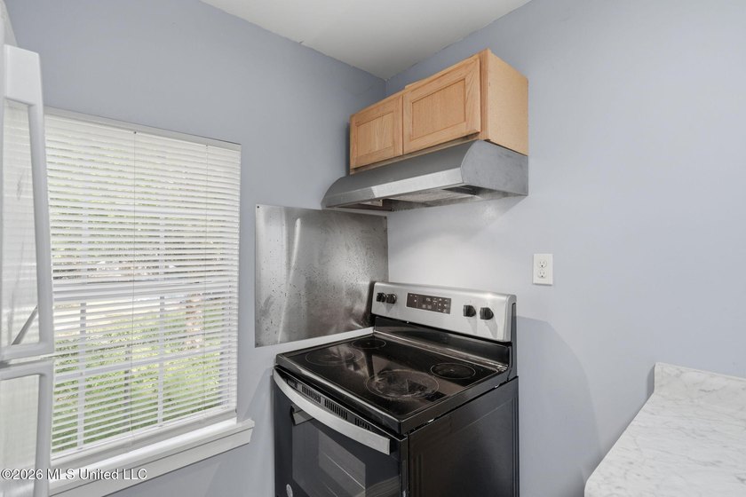 Discover a charming investment gem in the heart of East Biloxi! - photo 10