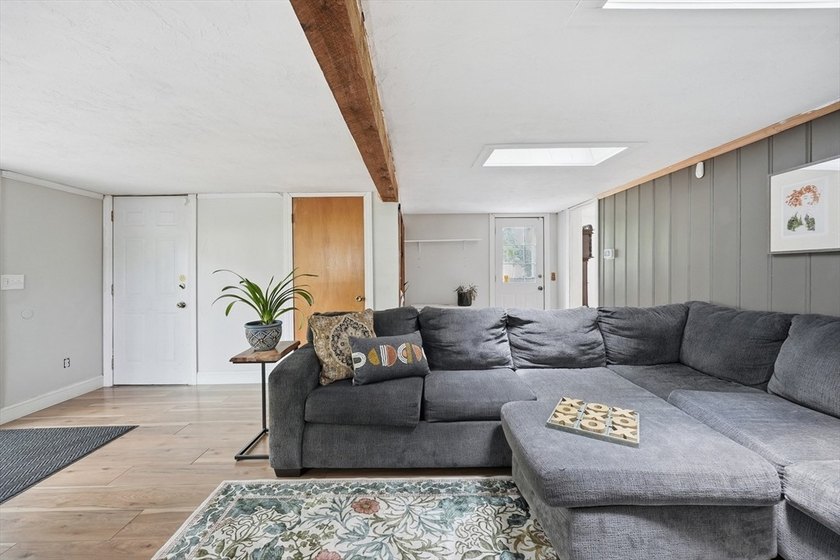 Spacious 3-bedroom, 1.5-bath home offering comfort, character - photo 24