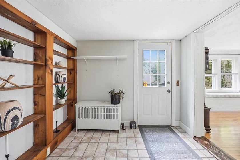 Spacious 3-bedroom, 1.5-bath home offering comfort, character - photo 25