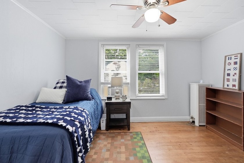 Spacious 3-bedroom, 1.5-bath home offering comfort, character - photo 31