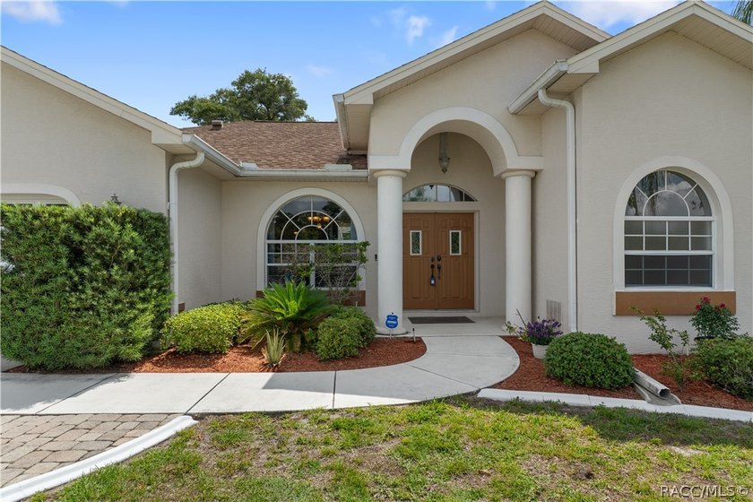 **Stunning Pool Home in Spring Hill's Pristine Place**Discover - photo 2