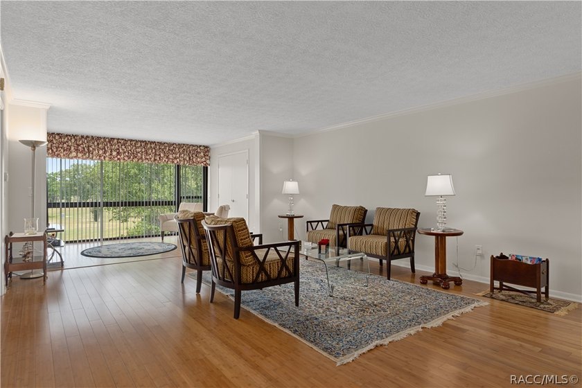 Maintenance Free Living! HOA includes Wi-Fi, basic cable, water - photo 6