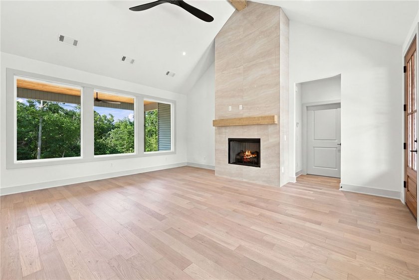 Discover elevated living in this beautifully crafted 2-bedroom - photo 5