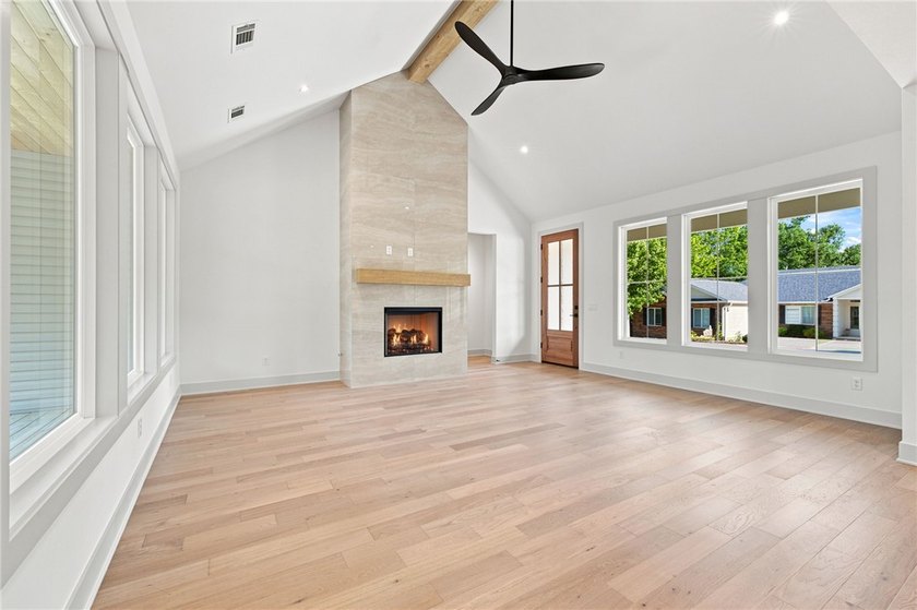 Discover elevated living in this beautifully crafted 2-bedroom - photo 10