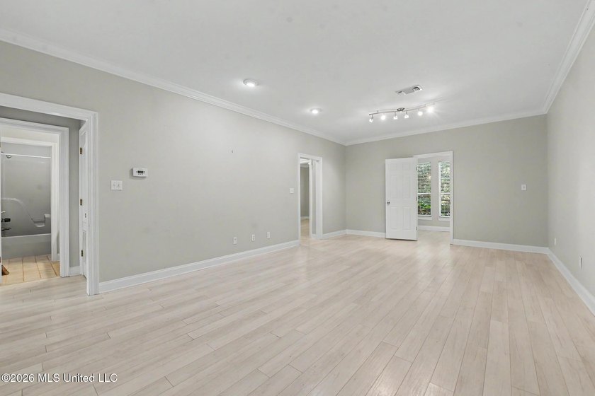 Welcome to effortless coastal living in the heart of Bay St - photo 6