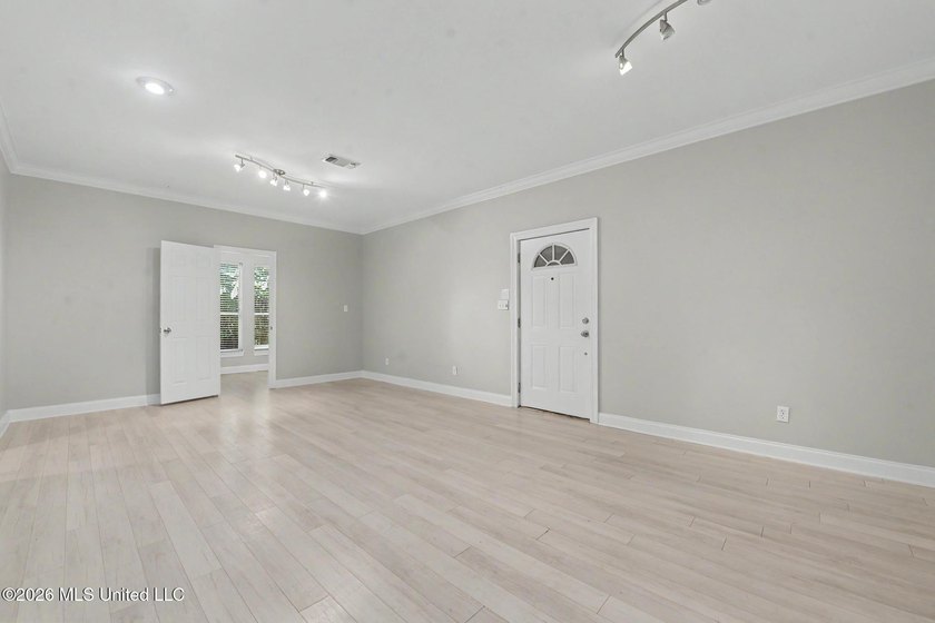 Welcome to effortless coastal living in the heart of Bay St - photo 7