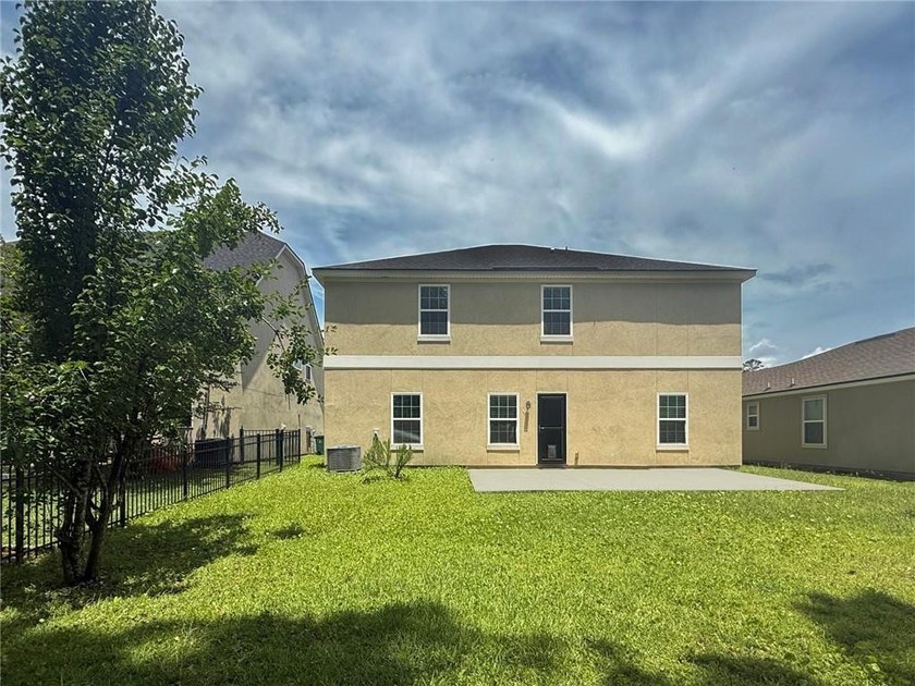 Nestled in the established neighbor of Winding River, this - photo 4