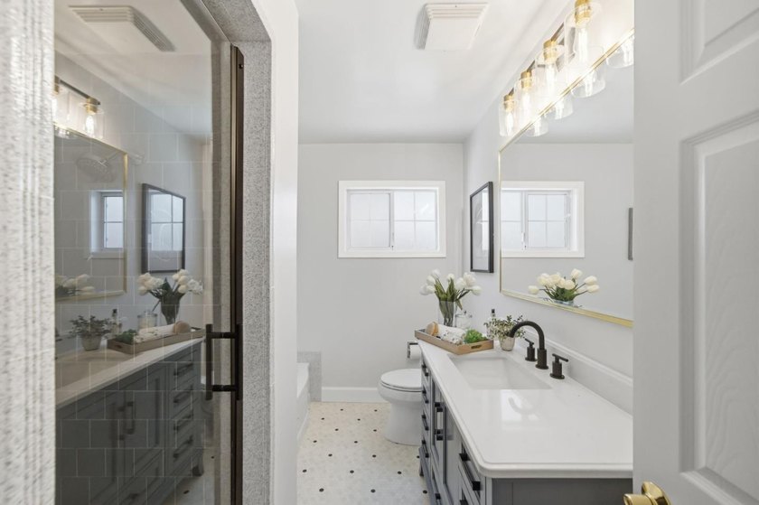 Welcome to 1727 Madison Avenue, a beautifully refreshed - photo 17
