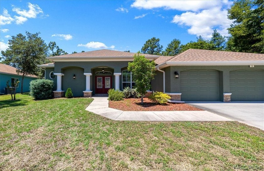Perfectly positioned in the highly desirable Oak Village section - photo 4