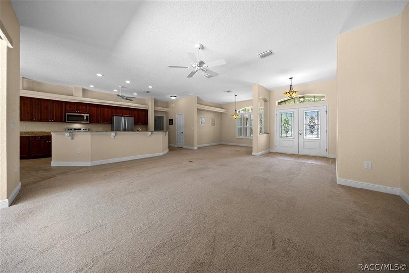 Perfectly positioned in the highly desirable Oak Village section - photo 7