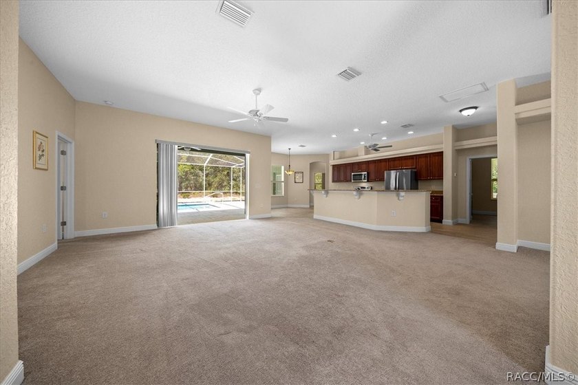 Perfectly positioned in the highly desirable Oak Village section - photo 8