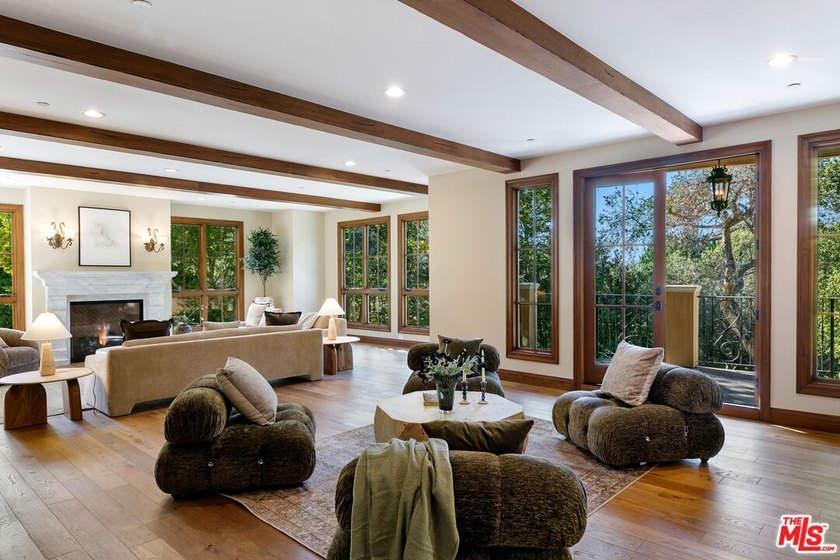 Welcome to Villa Oeste. Beyond private gates on nearly two acres - photo 10