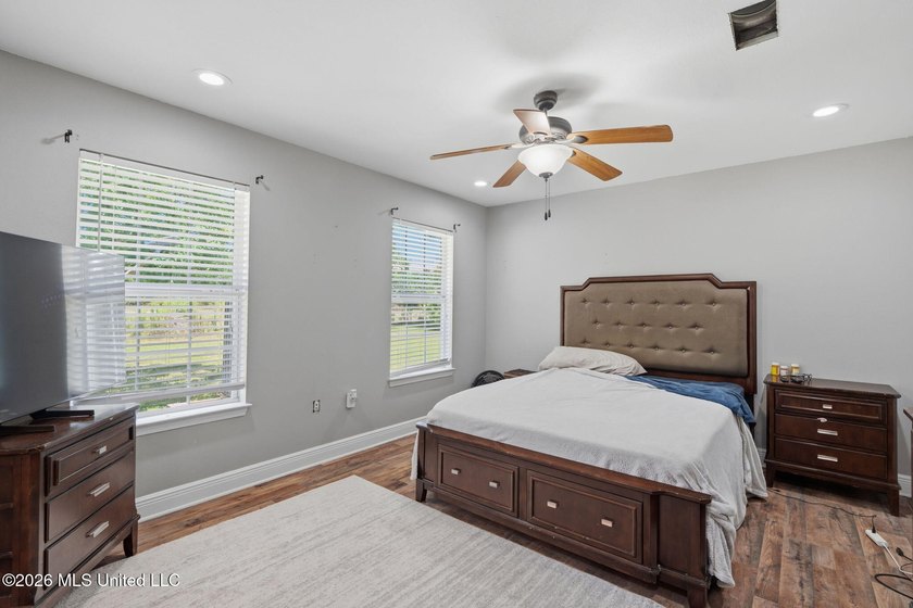 Bring your vision and transform this 3BR/2BA farmhouse-style - photo 9
