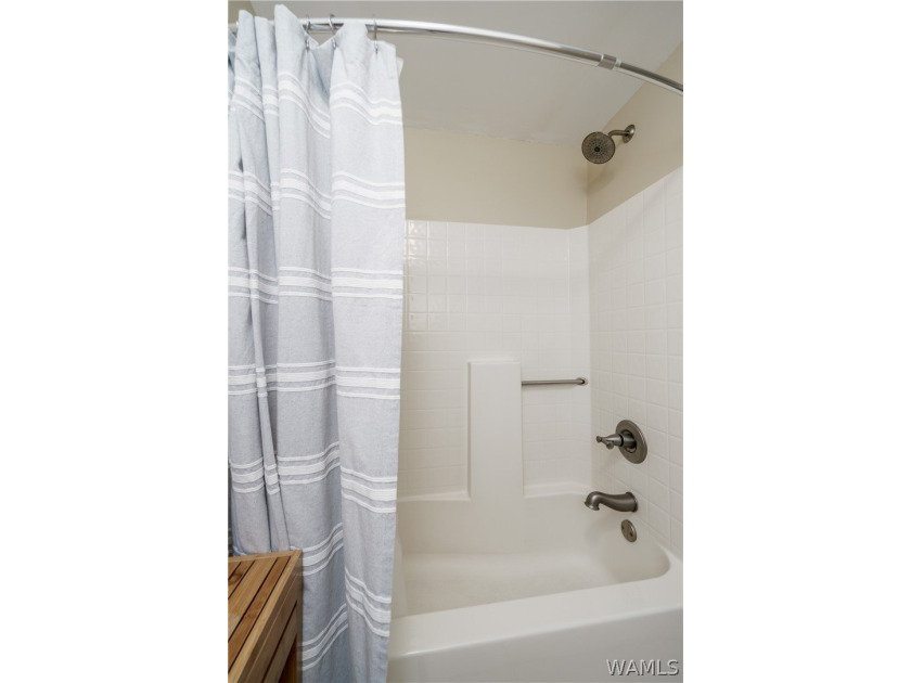 Stunning home located on the golf course in the highly desirable - photo 45