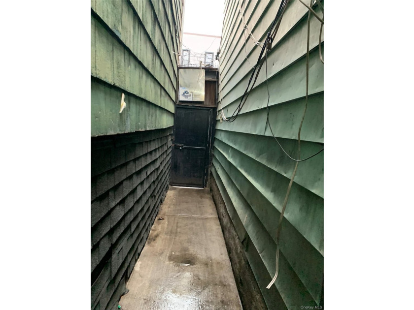 R7A zoning! Excellent Opportunity for investors to own a - photo 10