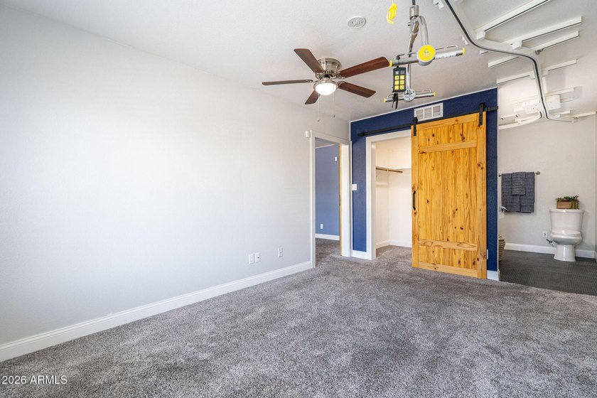 Beautifully maintained 2 bedroom, 2 bathroom home thoughtfully - photo 9